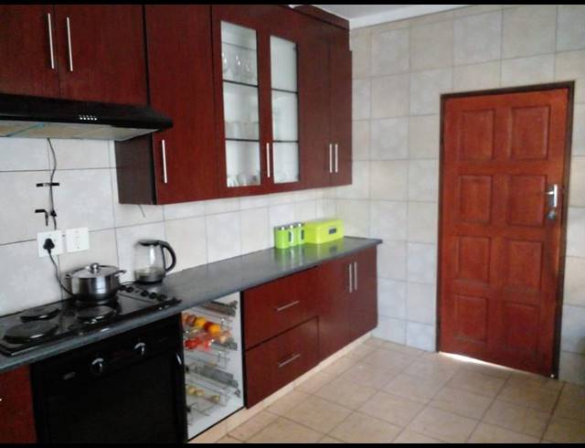 3 BEDROOM HOUSE FOR SALE IN KENSINGTON